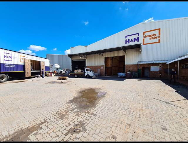 2,419M² WAREHOUSE FOR SALE IN TUNNEY